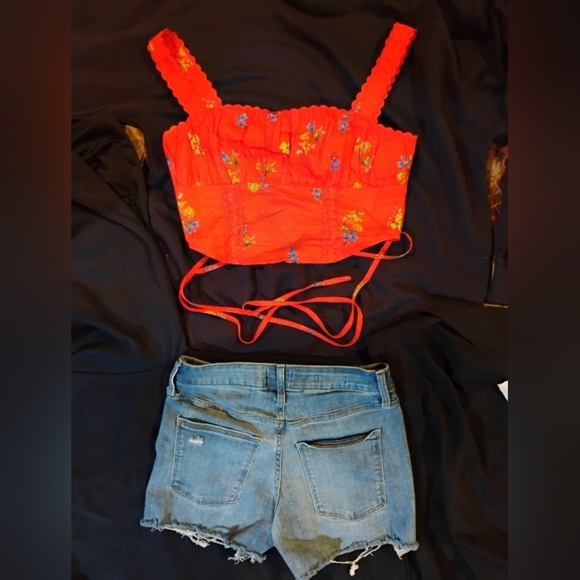 Nasty Gal Size 10 Top With Universal Thread Size 6 Distressed Shorts - Picture 5 of 10